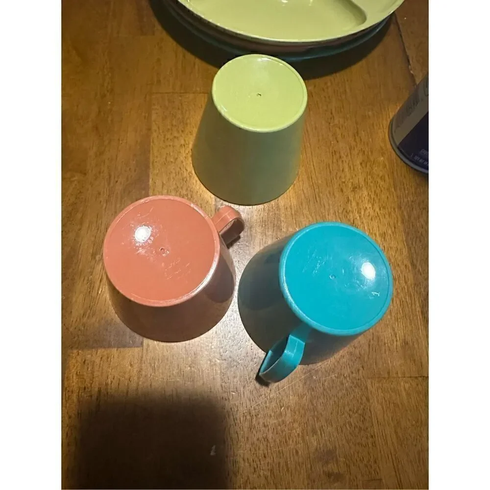 Vintage Gothamware Plastic Plates, Cups Picnic Camping Set 12 Pieces Multi Color